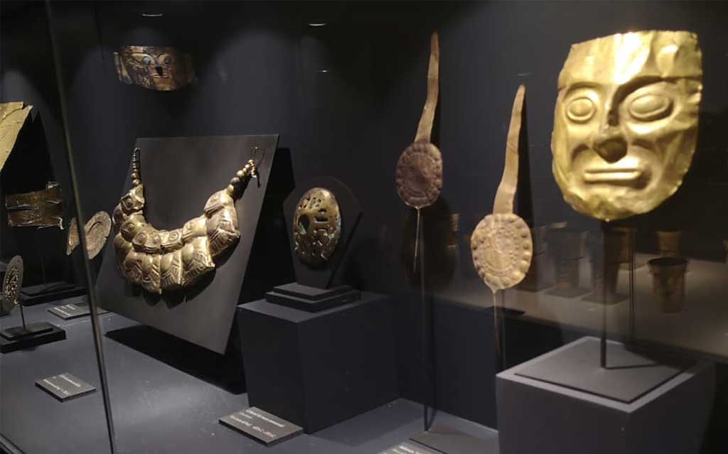 Gold Room at Museo Andino at Viña Santa Cruz