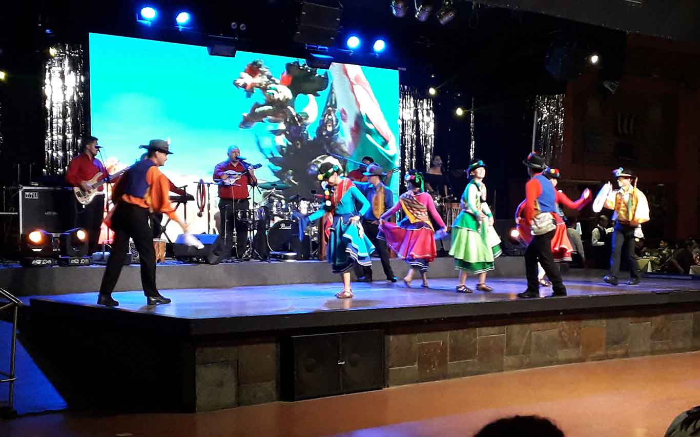 Los Buenos Muchachos Dinner Show